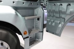 重汽汕德卡SITRAK G7H重卡 630马力 6X4 LNG自动档牵引车