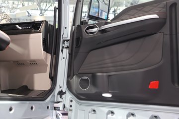 �����ǵ¿�SITRAK G7H�ؿ� 630���� 6X4 LNG�Զ���ǣ����ͼƬ