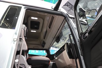 �����ǵ¿�SITRAK G7H�ؿ� 630���� 6X4 LNG�Զ���ǣ����ͼƬ