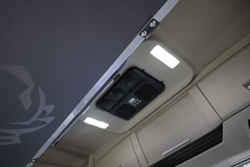 �����ǵ¿�SITRAK G7H�ؿ� 630���� 6X4 LNG�Զ���ǣ����ͼƬ