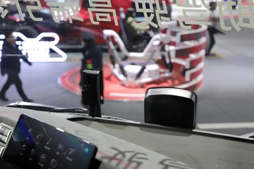 �����ǵ¿�SITRAK G7H�ؿ� 630���� 6X4 LNG�Զ���ǣ����ͼƬ