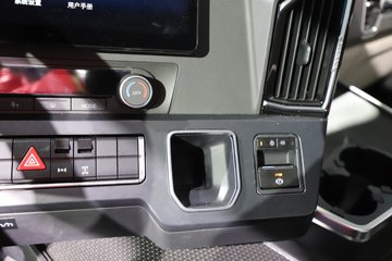 �����ǵ¿�SITRAK G7H�ؿ� 630���� 6X4 LNG�Զ���ǣ����ͼƬ