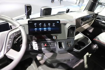 �����ǵ¿�SITRAK G7H�ؿ� 630���� 6X4 LNG�Զ���ǣ����ͼƬ