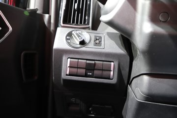 �����ǵ¿�SITRAK G7H�ؿ� 630���� 6X4 LNG�Զ���ǣ����ͼƬ