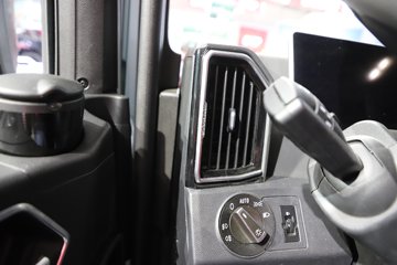 �����ǵ¿�SITRAK G7H�ؿ� 630���� 6X4 LNG�Զ���ǣ����ͼƬ