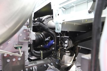 �����ǵ¿�SITRAK G7H�ؿ� 630���� 6X4 LNG�Զ���ǣ����ͼƬ