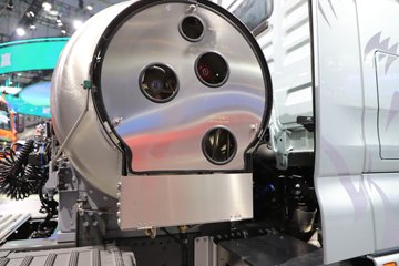 �����ǵ¿�SITRAK G7H�ؿ� 630���� 6X4 LNG�Զ���ǣ����ͼƬ