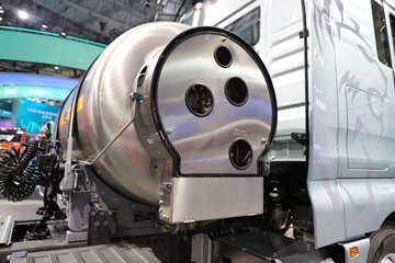 �����ǵ¿�SITRAK G7H�ؿ� 630���� 6X4 LNG�Զ���ǣ����ͼƬ