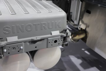 �����ǵ¿�SITRAK G7H�ؿ� 630���� 6X4 LNG�Զ���ǣ����ͼƬ