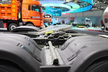 �����ǵ¿�SITRAK G7H�ؿ� 630���� 6X4 LNG�Զ���ǣ����ͼƬ