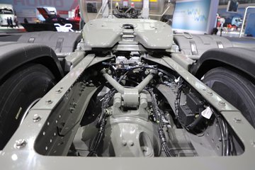 �����ǵ¿�SITRAK G7H�ؿ� 630���� 6X4 LNG�Զ���ǣ����ͼƬ