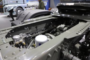 �����ǵ¿�SITRAK G7H�ؿ� 630���� 6X4 LNG�Զ���ǣ����ͼƬ