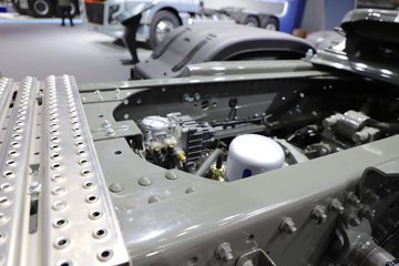 �����ǵ¿�SITRAK G7H�ؿ� 630���� 6X4 LNG�Զ���ǣ����ͼƬ