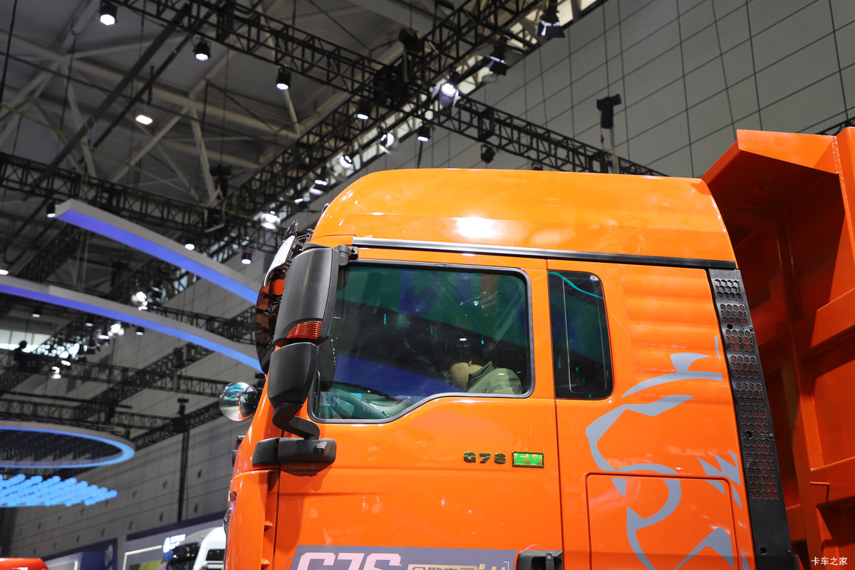 �����ǵ¿�SITRAK G7S 8X4 8.8�״��綯��ж�� ����ʱ��600kWh���