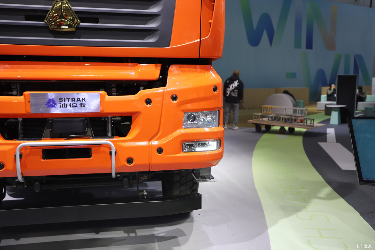 �����ǵ¿�SITRAK G7S 8X4 8.8�״��綯��ж�� ����ʱ��600kWh���