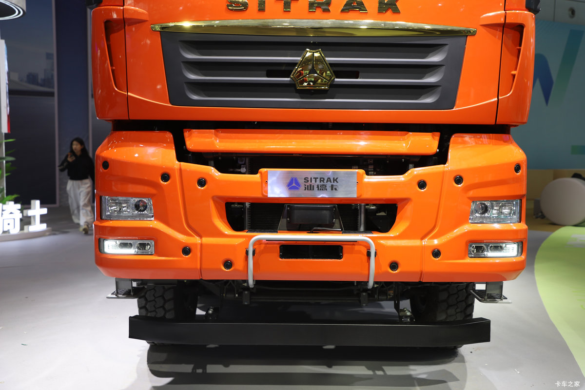 �����ǵ¿�SITRAK G7S 8X4 8.8�״��綯��ж�� ����ʱ��600kWh���