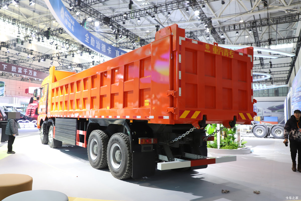 �����ǵ¿�SITRAK G7S 8X4 8.8�״��綯��ж�� ����ʱ��600kWh���