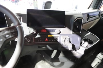 �����ǵ¿�SITRAK G7S 8X4 8.8�״��綯��ж�� ����ʱ��600kWhͼƬ