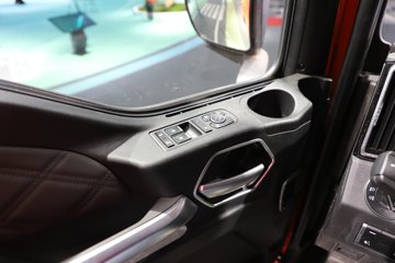 �����ǵ¿�SITRAK G7S 8X4 8.8�״��綯��ж�� ����ʱ��600kWh ����ͼƬ