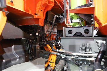 �����ǵ¿�SITRAK G7S 8X4 8.8�״��綯��ж�� ����ʱ��600kWhͼƬ