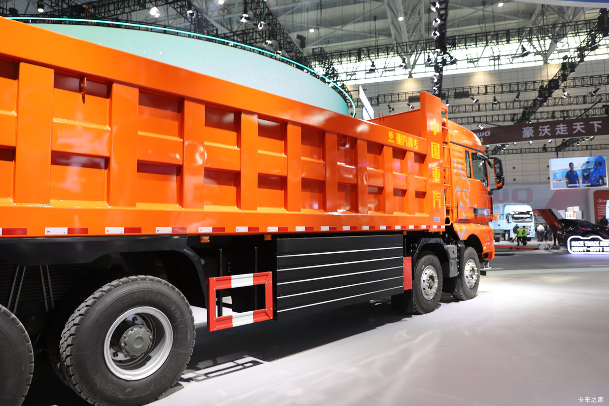 �����ǵ¿�SITRAK G7S 8X4 8.8�״��綯��ж�� ����ʱ��600kWh��װ