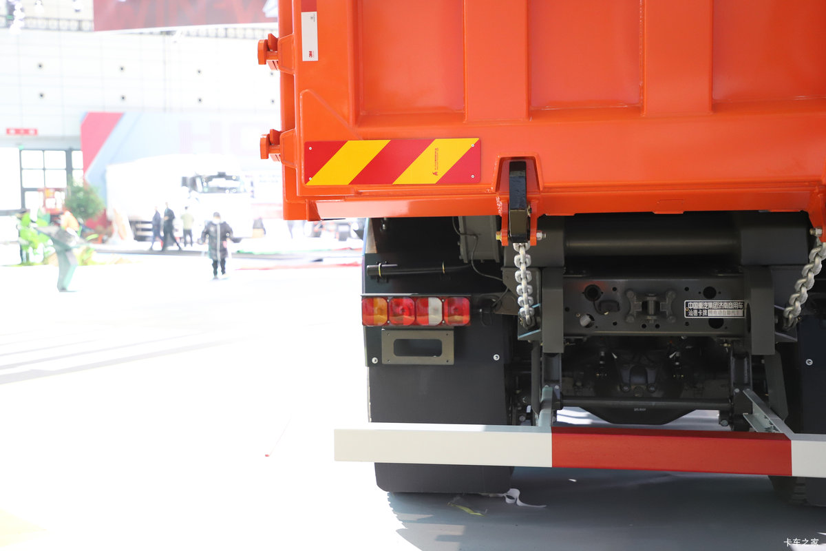 �����ǵ¿�SITRAK G7S 8X4 8.8�״��綯��ж�� ����ʱ��600kWh��װ