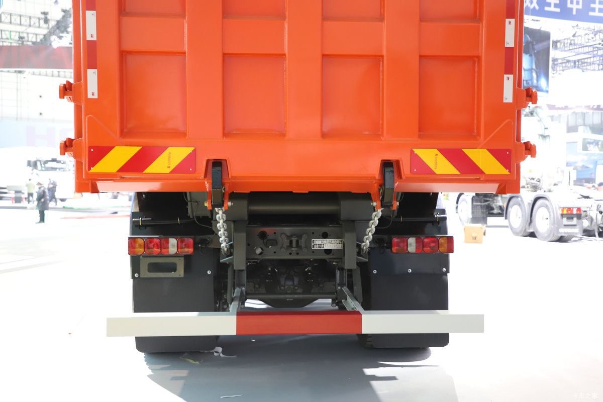 �����ǵ¿�SITRAK G7S 8X4 8.8�״��綯��ж�� ����ʱ��600kWh��װ