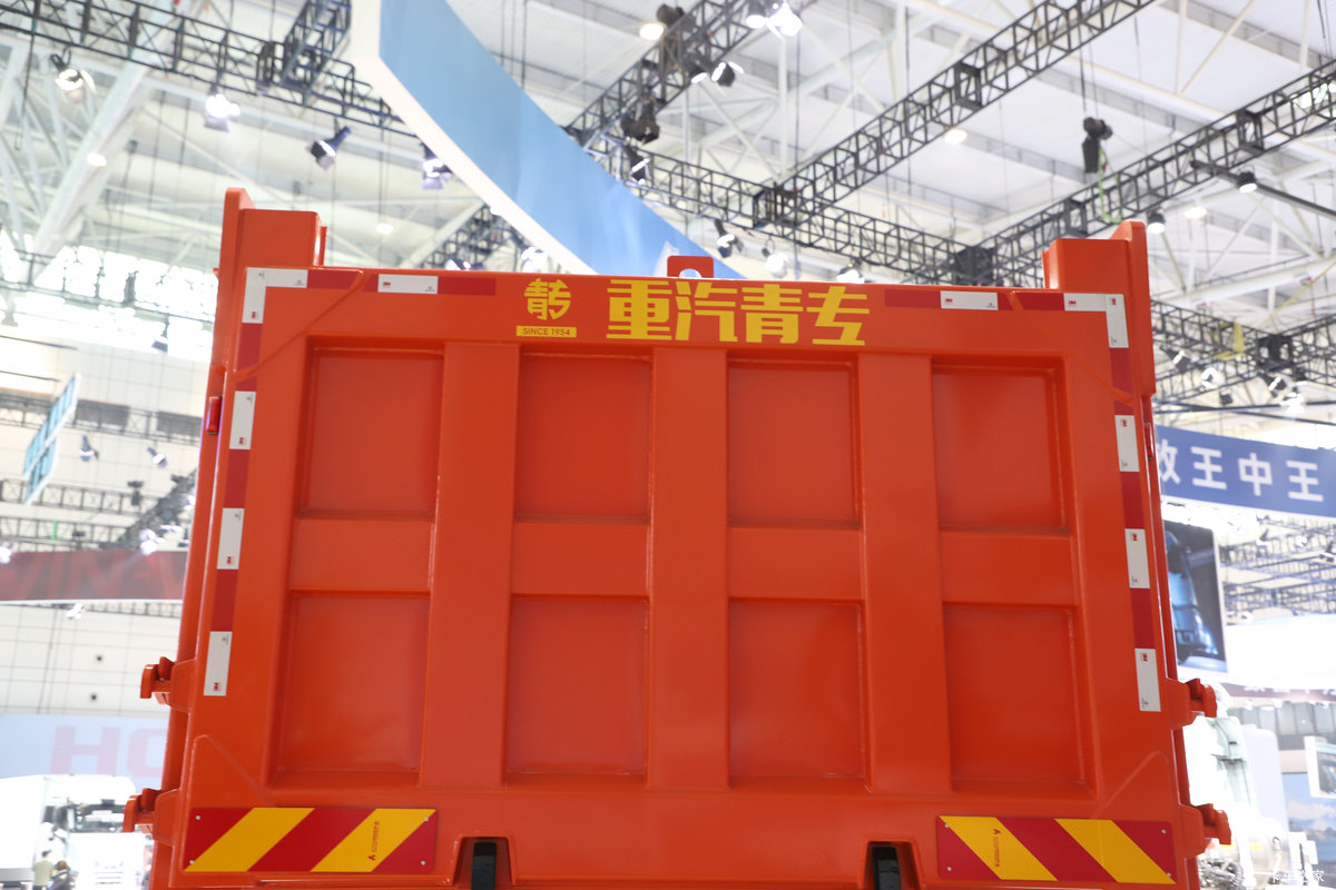 �����ǵ¿�SITRAK G7S 8X4 8.8�״��綯��ж�� ����ʱ��600kWh��װ