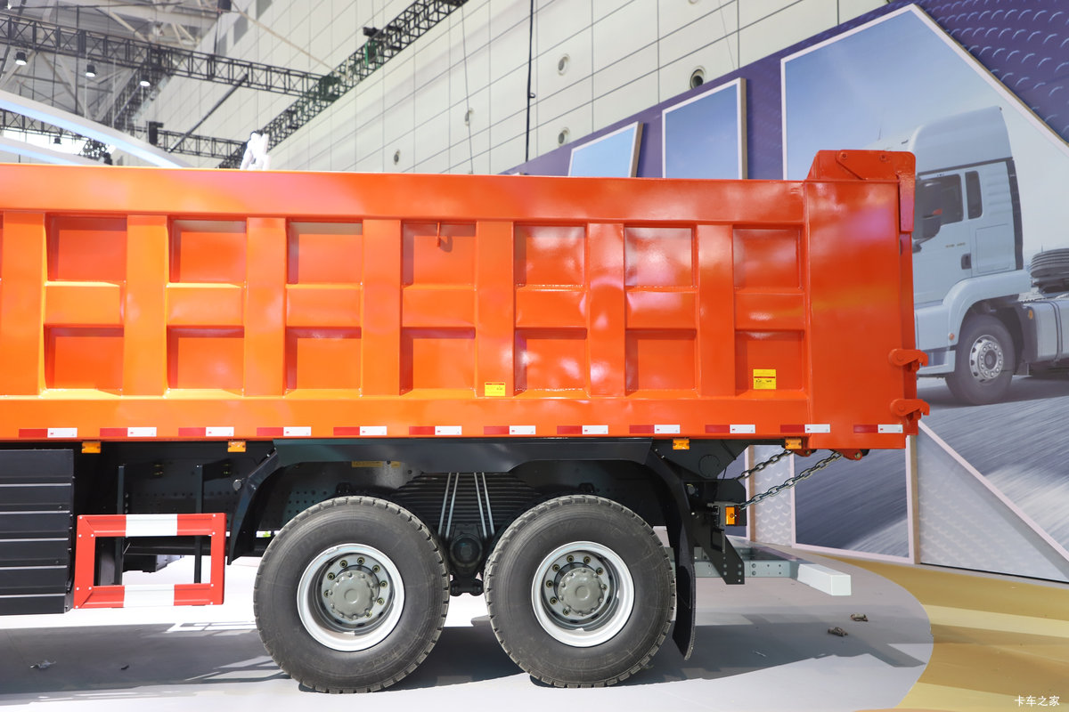 �����ǵ¿�SITRAK G7S 8X4 8.8�״��綯��ж�� ����ʱ��600kWh��װ