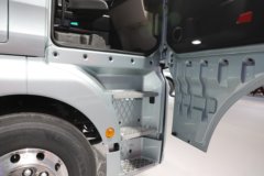 重汽汕德卡SITRAK G7H 14.6L LNG 630马力 6X4 中国重汽14档 AMT自动档 牵引车