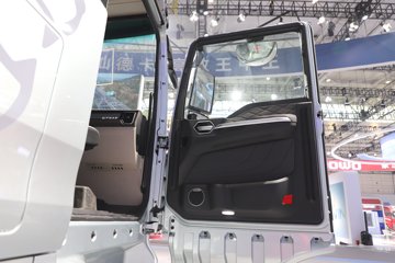 �����ǵ¿�SITRAK G7H 14.6L LNG 630���� 6X4 �й�����14�� AMT�Զ��� ǣ����ͼƬ