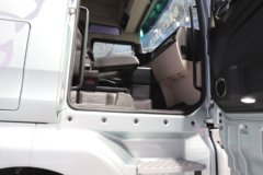 重汽汕德卡SITRAK G7H 14.6L LNG 630马力 6X4 中国重汽14档 AMT自动档 牵引车