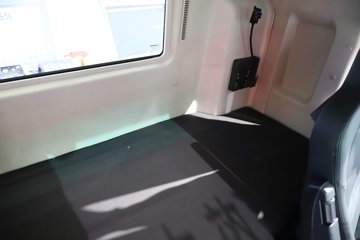 �����ǵ¿�SITRAK G7H 14.6L LNG 630���� 6X4 �й�����14�� AMT�Զ��� ǣ����ͼƬ