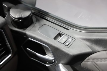 �����ǵ¿�SITRAK G7H 14.6L LNG 630���� 6X4 �й�����14�� AMT�Զ��� ǣ����ͼƬ