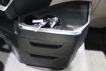 �����ǵ¿�SITRAK G7H 14.6L LNG 630���� 6X4 �й�����14�� AMT�Զ��� ǣ����ͼƬ