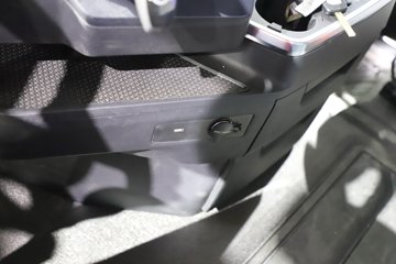 �����ǵ¿�SITRAK G7H 14.6L LNG 630���� 6X4 �й�����14�� AMT�Զ��� ǣ����ͼƬ