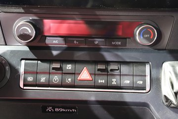 �����ǵ¿�SITRAK G7H 14.6L LNG 630���� 6X4 �й�����14�� AMT�Զ��� ǣ����ͼƬ