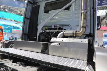 �����ǵ¿�SITRAK G7H 14.6L LNG 630���� 6X4 �й�����14�� AMT�Զ��� ǣ����ͼƬ