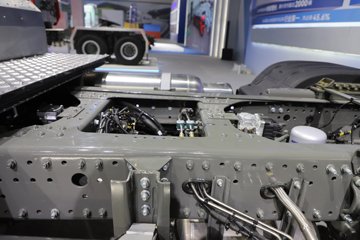 �����ǵ¿�SITRAK G7H 14.6L LNG 630���� 6X4 �й�����14�� AMT�Զ��� ǣ����ͼƬ