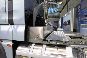 �����ǵ¿�SITRAK G7H 14.6L LNG 630���� 6X4 �й�����14�� AMT�Զ��� ǣ����ͼƬ