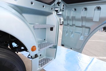 �����ǵ¿�SITRAK G7H 12.4L���� 540���� 6X2 �й�����16�� AMT�Զ��� 7.8����ʽ�ػ���ͼƬ