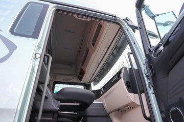 �����ǵ¿�SITRAK G7H 12.4L���� 540���� 6X2 �й�����16�� AMT�Զ��� 7.8����ʽ�ػ���ͼƬ