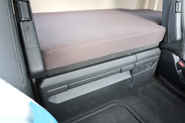 �����ǵ¿�SITRAK G7H 12.4L���� 540���� 6X2 �й�����16�� AMT�Զ��� 7.8����ʽ�ػ���ͼƬ