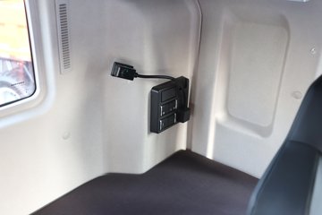 �����ǵ¿�SITRAK G7H 12.4L���� 540���� 6X2 �й�����16�� AMT�Զ��� 7.8����ʽ�ػ���ͼƬ