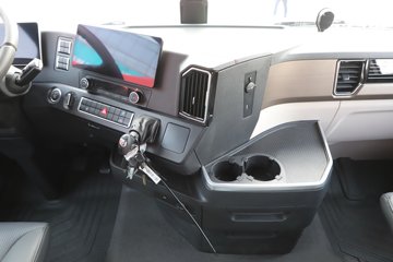 �����ǵ¿�SITRAK G7H 12.4L���� 540���� 6X2 �й�����16�� AMT�Զ��� 7.8����ʽ�ػ���ͼƬ