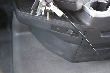 �����ǵ¿�SITRAK G7H 12.4L���� 540���� 6X2 �й�����16�� AMT�Զ��� 7.8����ʽ�ػ���ͼƬ