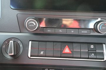 �����ǵ¿�SITRAK G7H 12.4L���� 540���� 6X2 �й�����16�� AMT�Զ��� 7.8����ʽ�ػ���ͼƬ