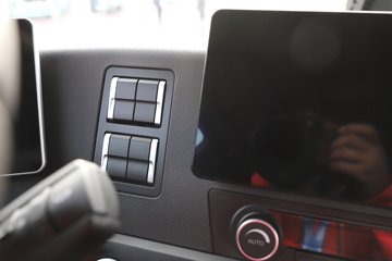 �����ǵ¿�SITRAK G7H 12.4L���� 540���� 6X2 �й�����16�� AMT�Զ��� 7.8����ʽ�ػ���ͼƬ