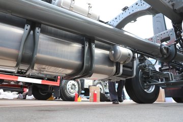 �����ǵ¿�SITRAK G7H 12.4L���� 540���� 6X2 �й�����16�� AMT�Զ��� 7.8����ʽ�ػ���ͼƬ