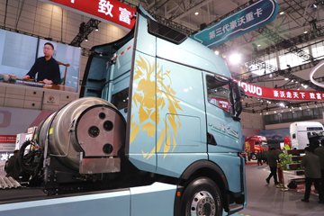 ��������(HOWO) KS 15.7L LNG 720���� 6X4 �ɰ���12�� AMT�Զ��� ǣ����ͼƬ